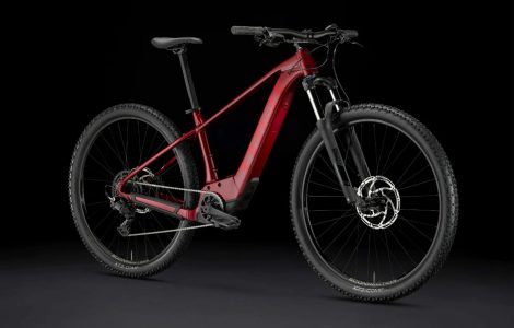 Alternative view of Trek Marlin+ 6 Crimson Red